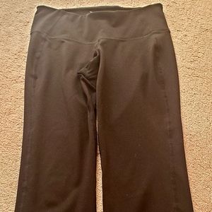Old Navy Side-Pocket Compression Cropped Leggings
